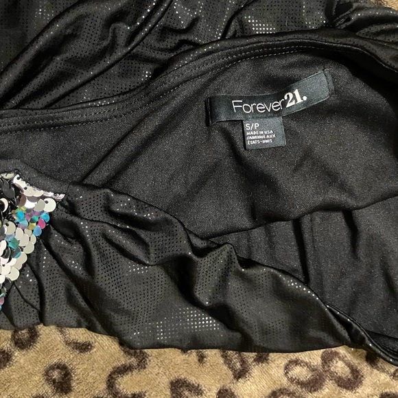 Black Sparkly Sequin Dress in Size Small - Picture 4 of 4